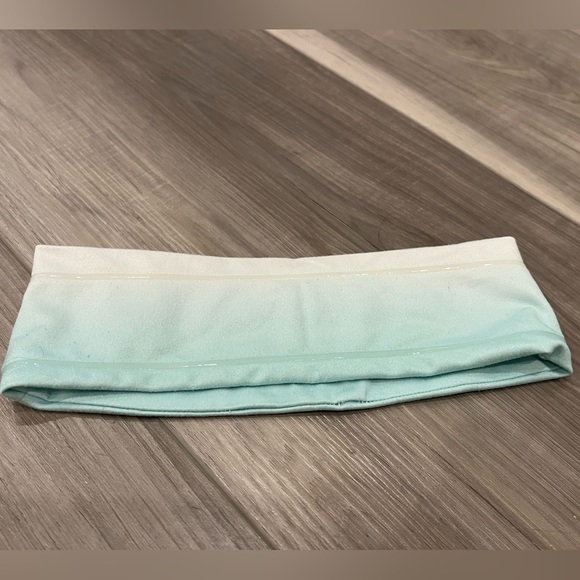 🌼 NIKE Ombré Blue/White Headband - Picture 2 of 3
